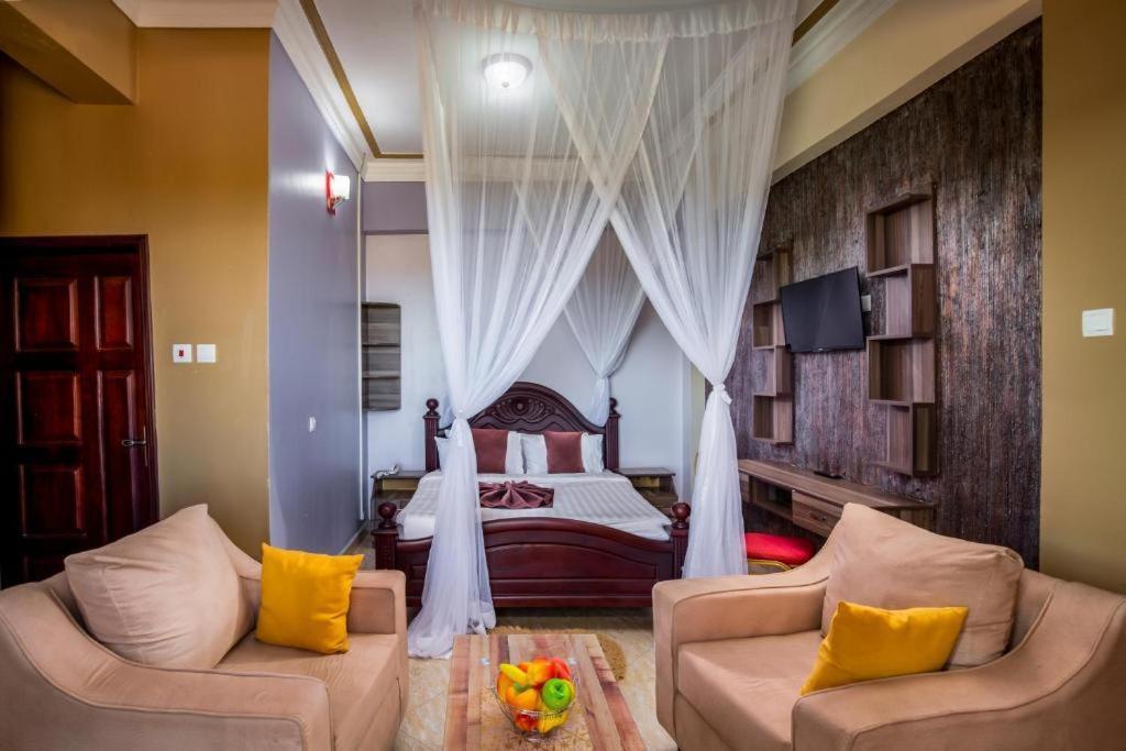 Keba Xpress Hotel - Ентебе Екстериор снимка